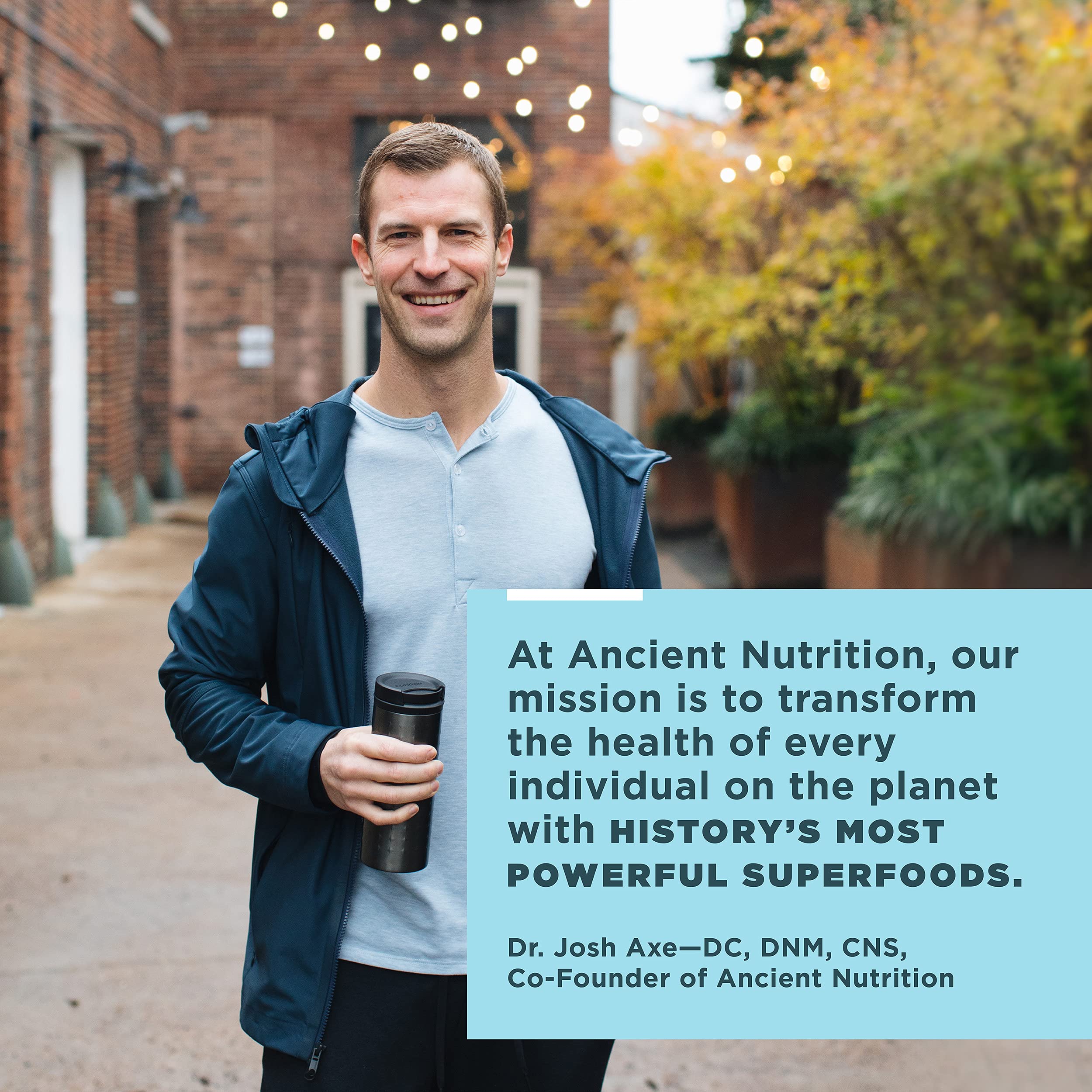 Ancient Nutrition en ambiente matutino con café, apoyo práctico a la rutina diaria