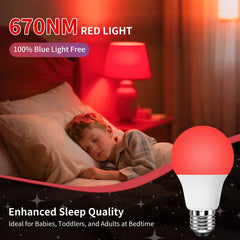 Aogled bombilla encendida en mesilla ofreciendo luz roja suave para dormir