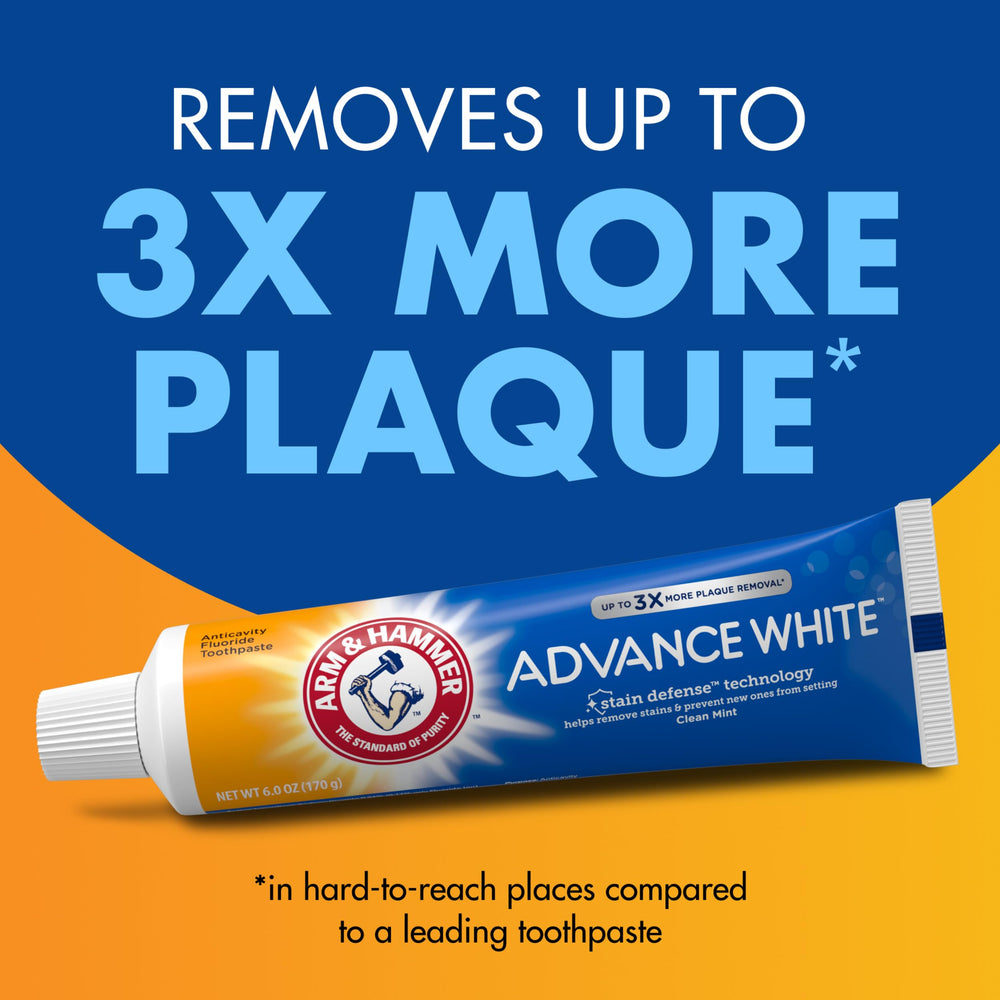 Arm & Hammer en baño estilizado transmitiendo rutina oral fresca y confiable