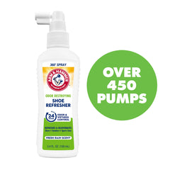 Arm & Hammer spray aplicado dentro de un zapato para eliminar olores