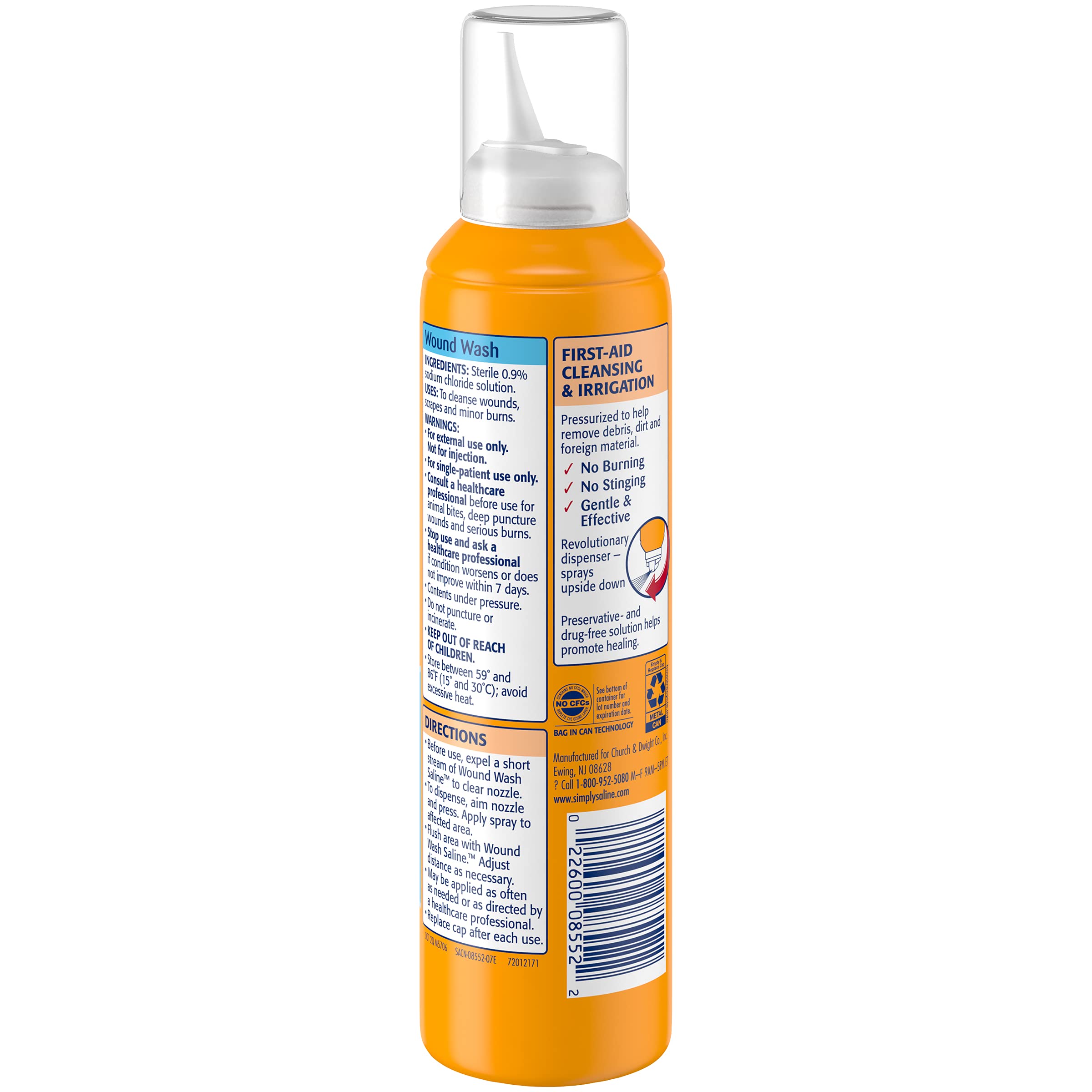Arm & Hammer Simply Saline en uso limpiando una herida pequeña para una higiene rápida
