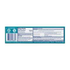 Arm & Hammer tubo junto a cepillo de dientes para comparar tamaño práctico