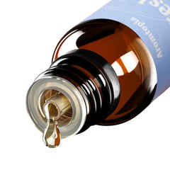 AROMTOPIA botellas junto a objetos cotidianos para apreciar tamaño compacto