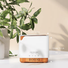 ASAKUKI difusor en una sala mostrando uso cotidiano y ambiente relajante