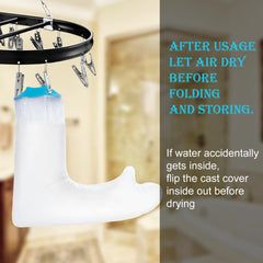 Asunby ambiente familiar en el baño protegiendo brazo durante la higiene