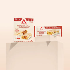 Atkins barra en escena cotidiana para snack práctico y proteico