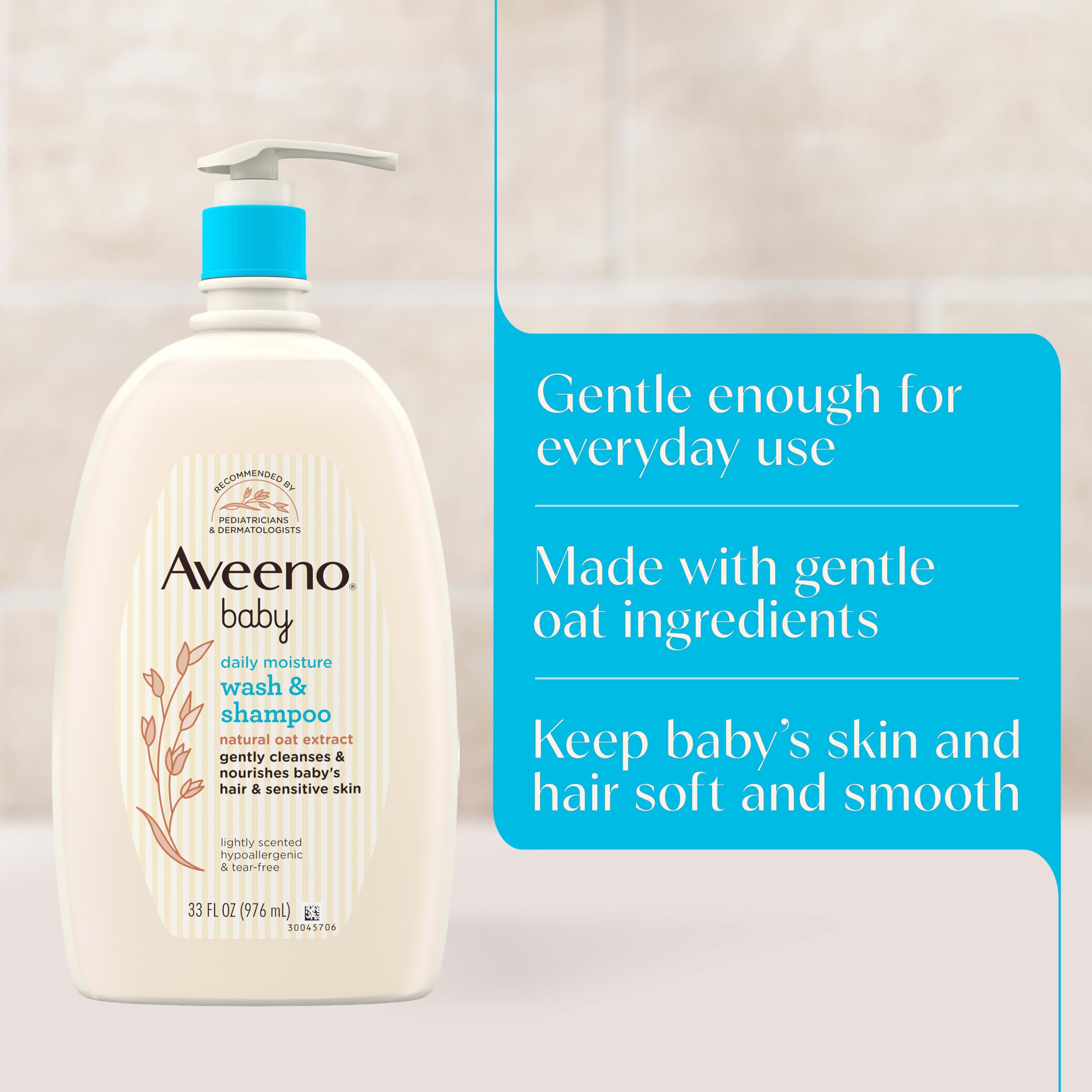 Comparación de tamaño Aveeno Baby 33 fl oz junto a juguete para ver escala práctica