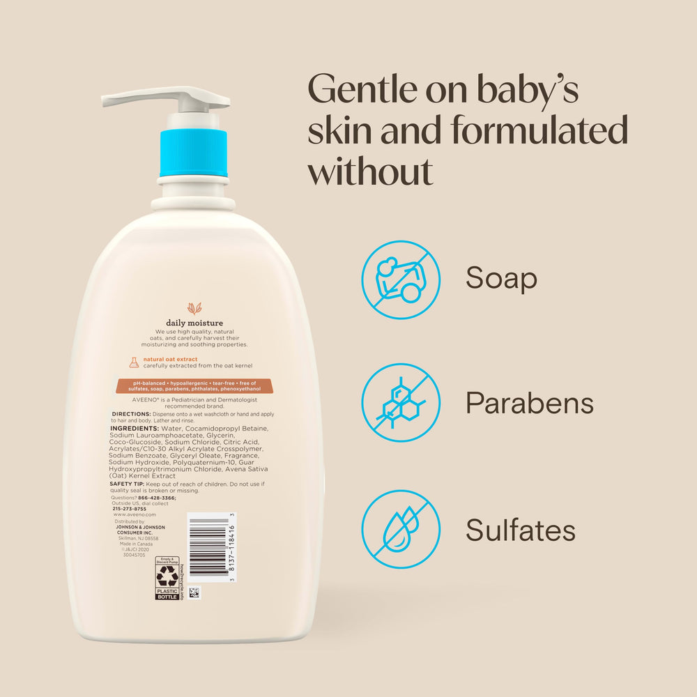 Paño húmedo junto a la botella Aveeno Baby, rutina diaria de baño eficiente