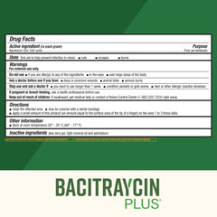 Hoja de aloe vera junto a Bacitraycin Plus resaltando su efecto calmante