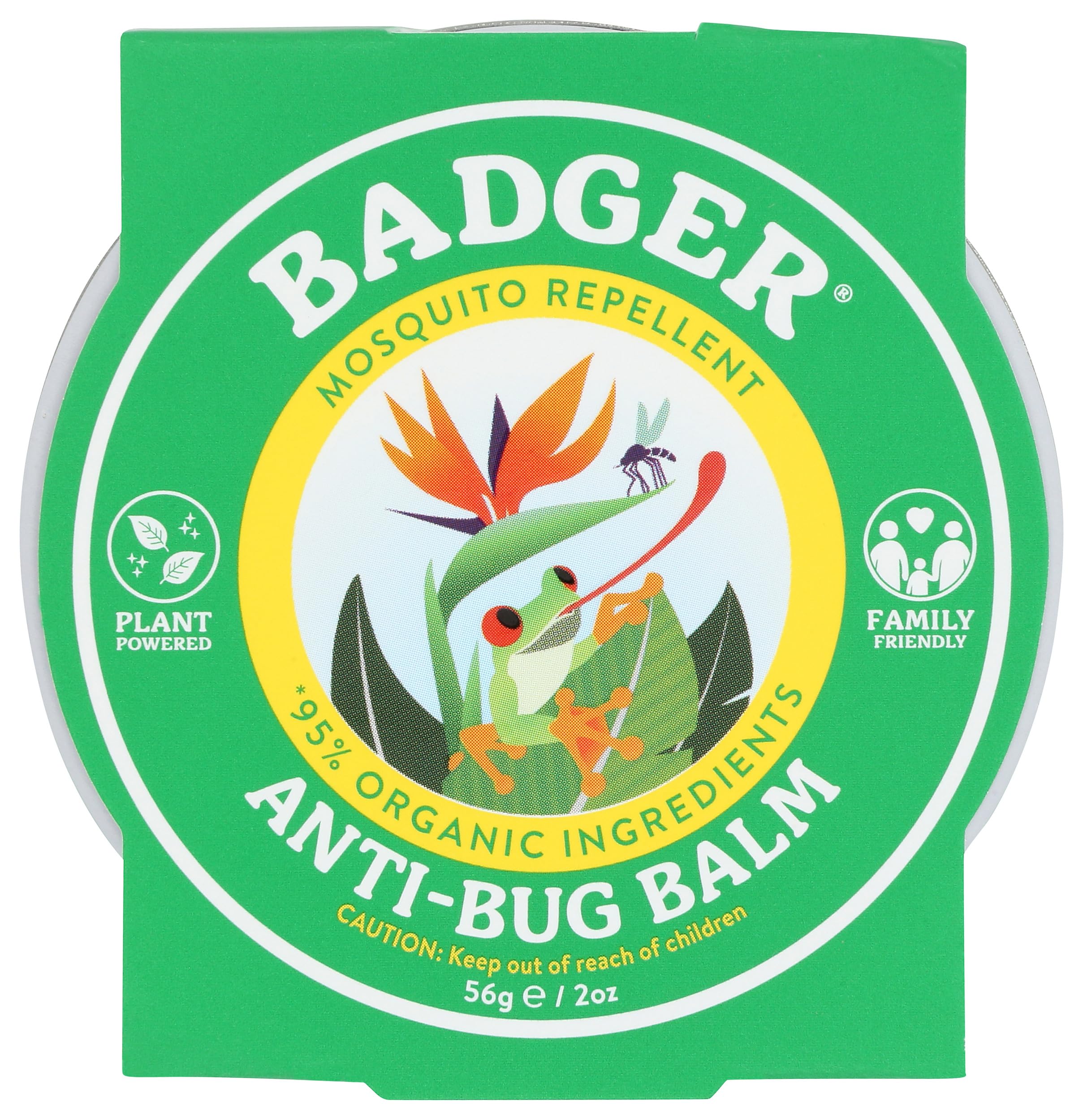 Badger junto a mochila para comparar escala y portabilidad en senderismo