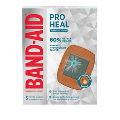 Band-Aid Pro Heal primer plano adhesivo que destaca su fijación duradera