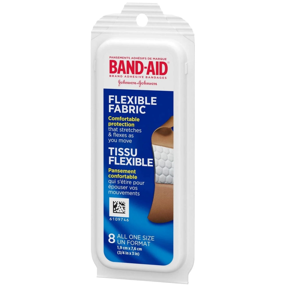 Band-Aid comparación de tamaño sobre la mano, formato compacto y portátil
