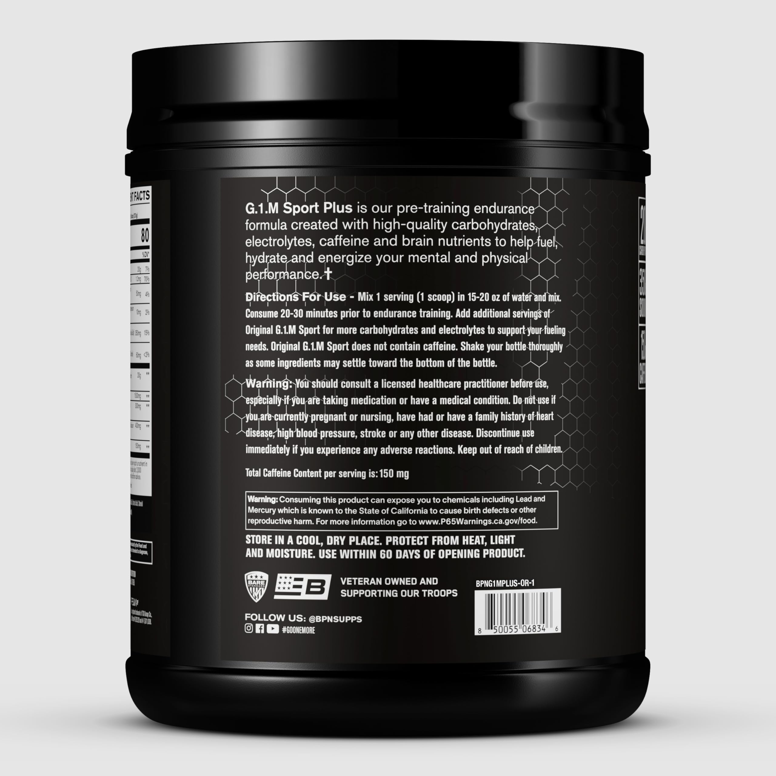 BARE PERFORMANCE NUTRITION atleta usando el pre-entreno durante salida al aire libre