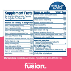 Bariatric Fusion cápsula en mano para comparar tamaño y escala