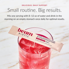 BEAM usuario en cocina mezclando polvo, conveniencia diaria y sabor agradable
