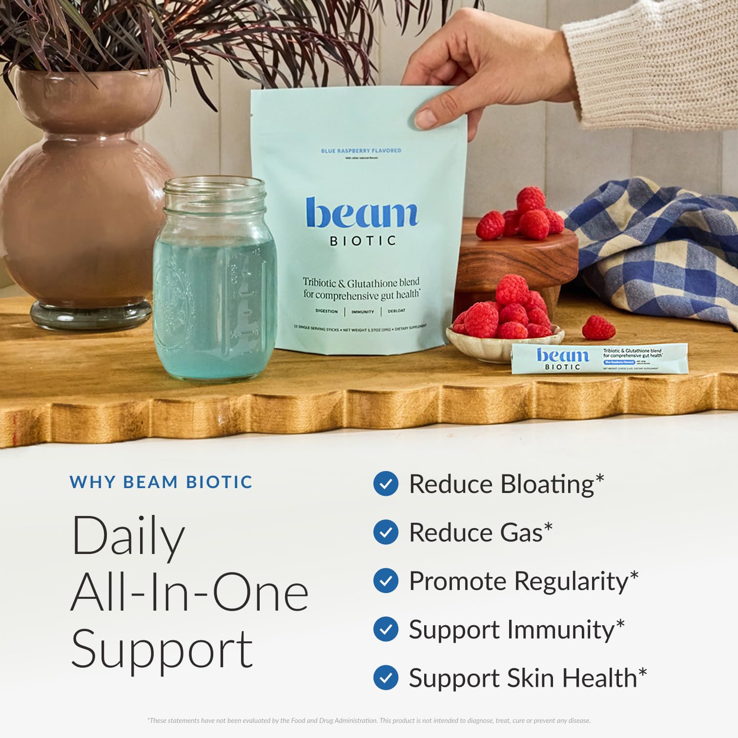 BEAM vaso con bebida mezclada en mano ilustrando consumo diario y conveniencia