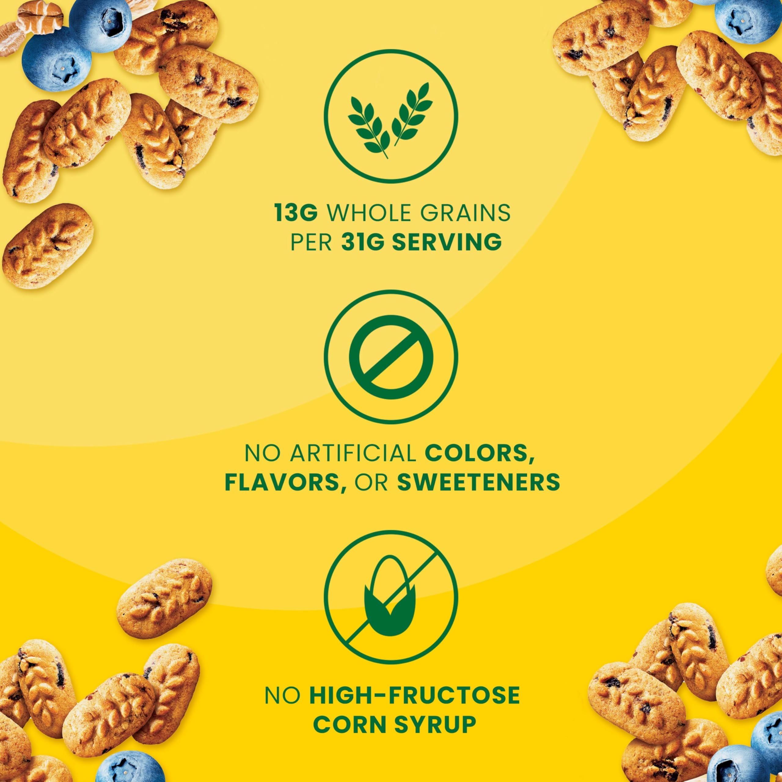belVita bocado en mano demostrando tamaño y fácil consumo