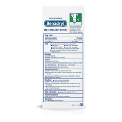 Rociado de Benadryl spray sobre piel seca para sensación refrescante