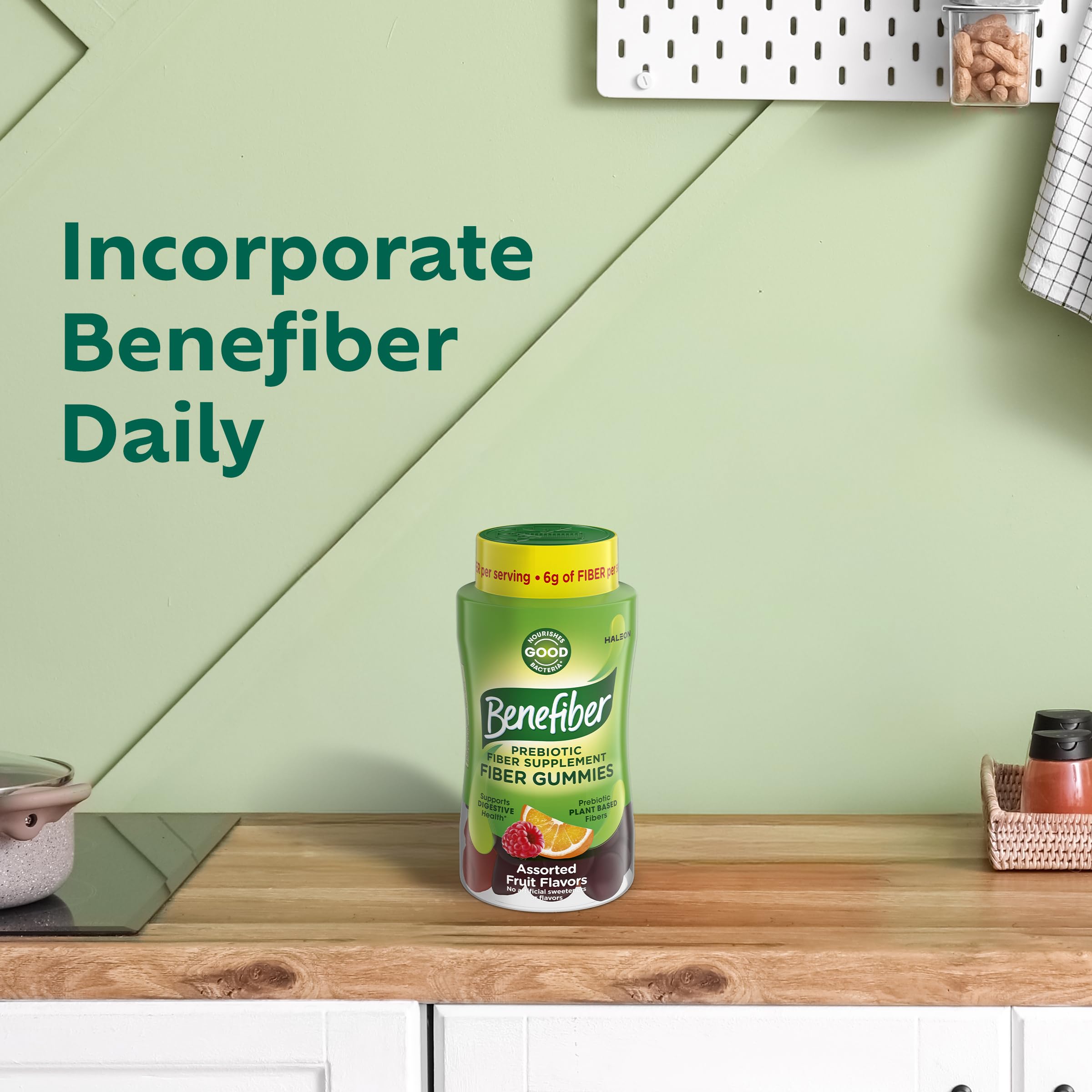 Gomita Benefiber en mano para mostrar tamaño y facilidad de consumo portátil
