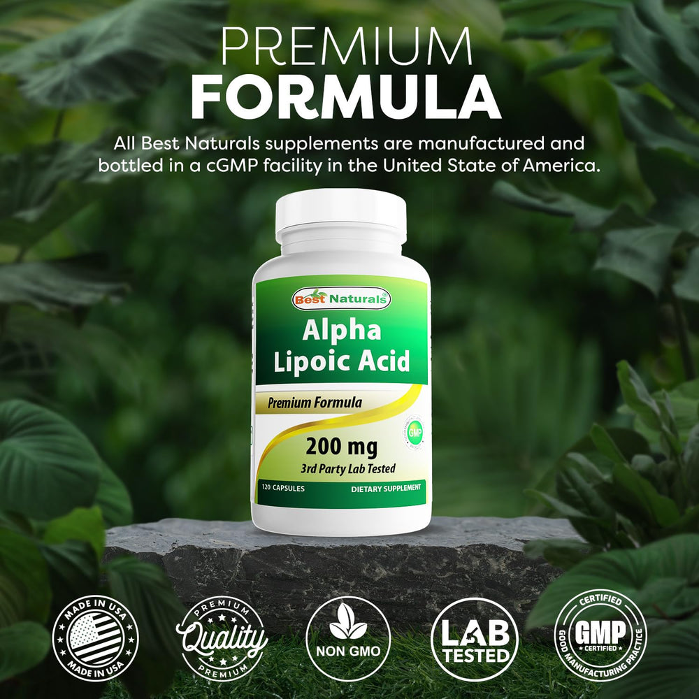 Best Naturals persona sosteniendo cápsula antes de ingerir, uso diario cómodo
