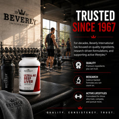 Beverly International Ultra 40 persona en gimnasio sosteniendo tabletas para recuperación
