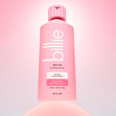 Billie gel formando espuma en mano, limpieza delicada y nutritiva