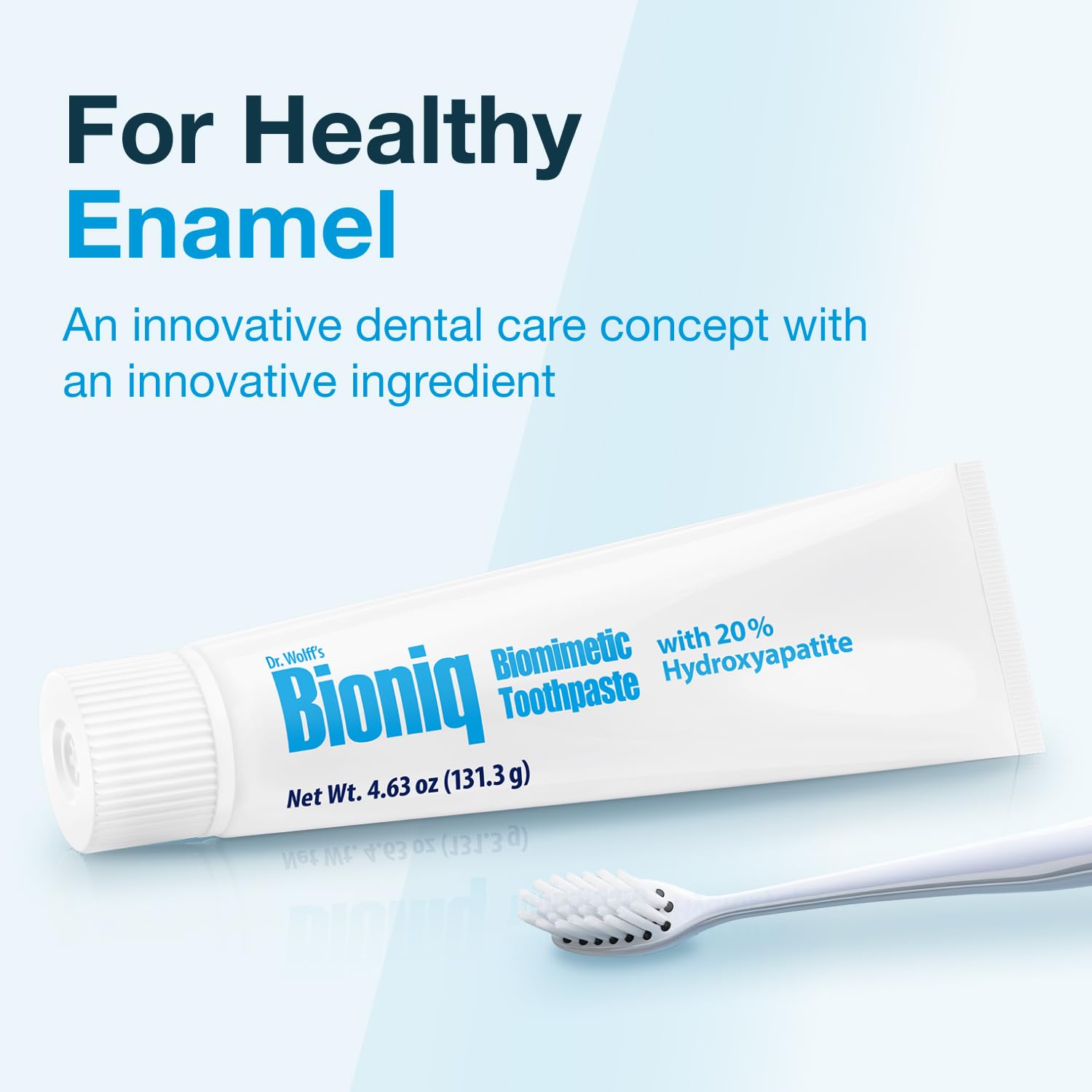 Bioniq en uso mientras una persona cepilla dientes para una limpieza efectiva diaria