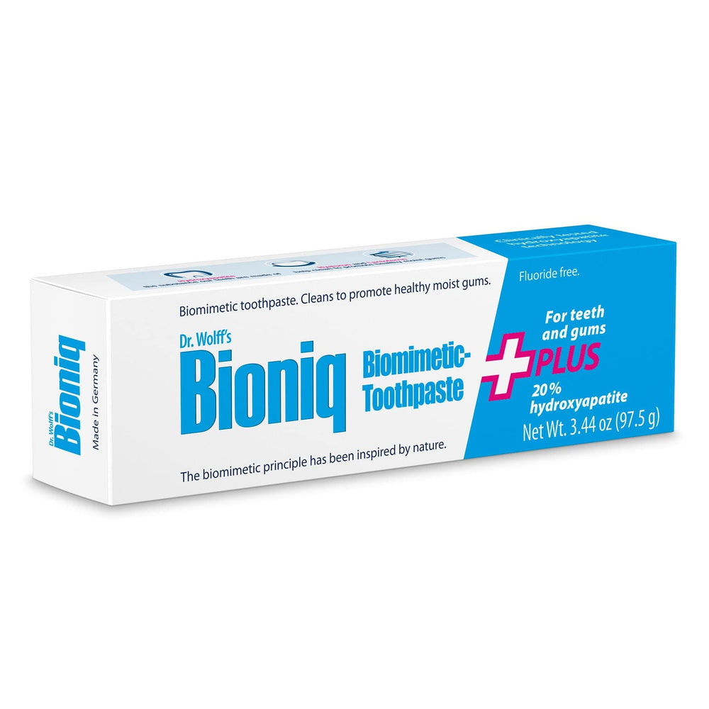 Escena de baño matutino con Bioniq mostrando rutina diaria y sensación de frescura