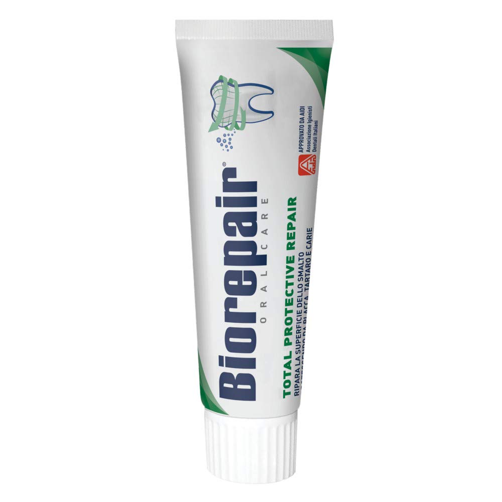 Primer plano textura de pasta Biorepair con microRepair que mejora esmalte