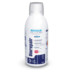 Biorepair enjuague frente del envase mostrando 500 ml y beneficio de limpieza