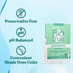 Biotrue vial en mano para comparar tamaño, práctico para llevar