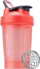 BlenderBottle Classic V2 primer plano del SpoutGuard y la BlenderBall, limpieza y mezcla eficiente