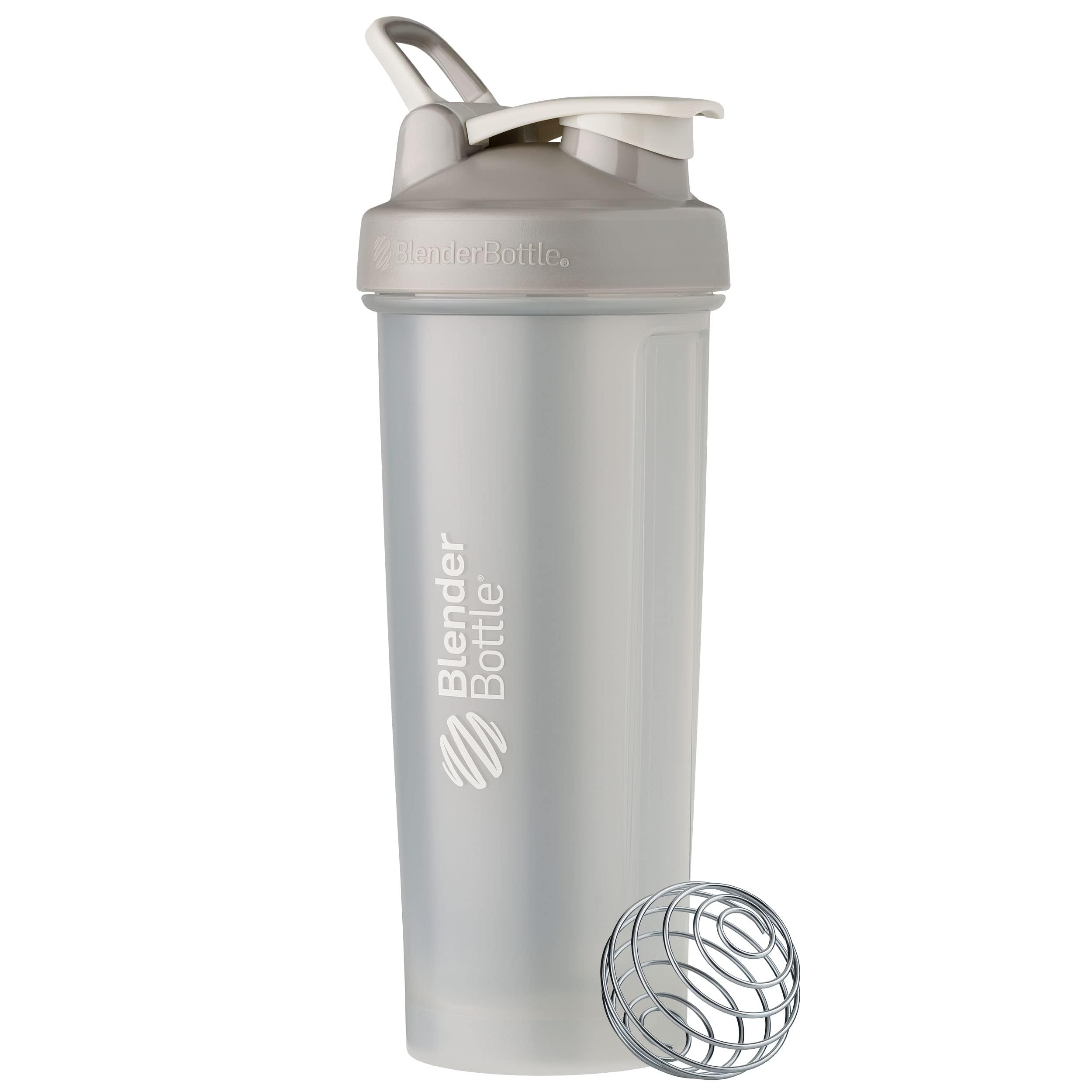 BlenderBottle Classic V2 frontal en pebble grey muestra diseño resistente y fácil de transportar