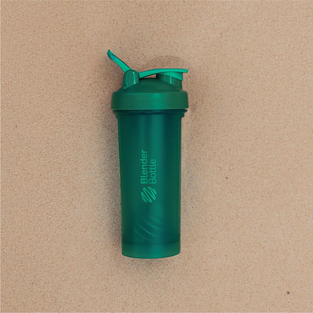 Marcajes en onzas y mililitros en BlenderBottle que facilitan medición precisa de ingredientes