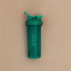 Marcajes en onzas y mililitros en BlenderBottle que facilitan medición precisa de ingredientes