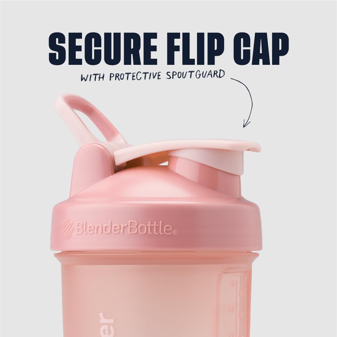 Detalle de BlenderBall de BlenderBottle mezclando polvo para textura sin grumos