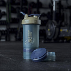 BlenderBottle ProStak comparación de tamaño muestra capacidad y portabilidad