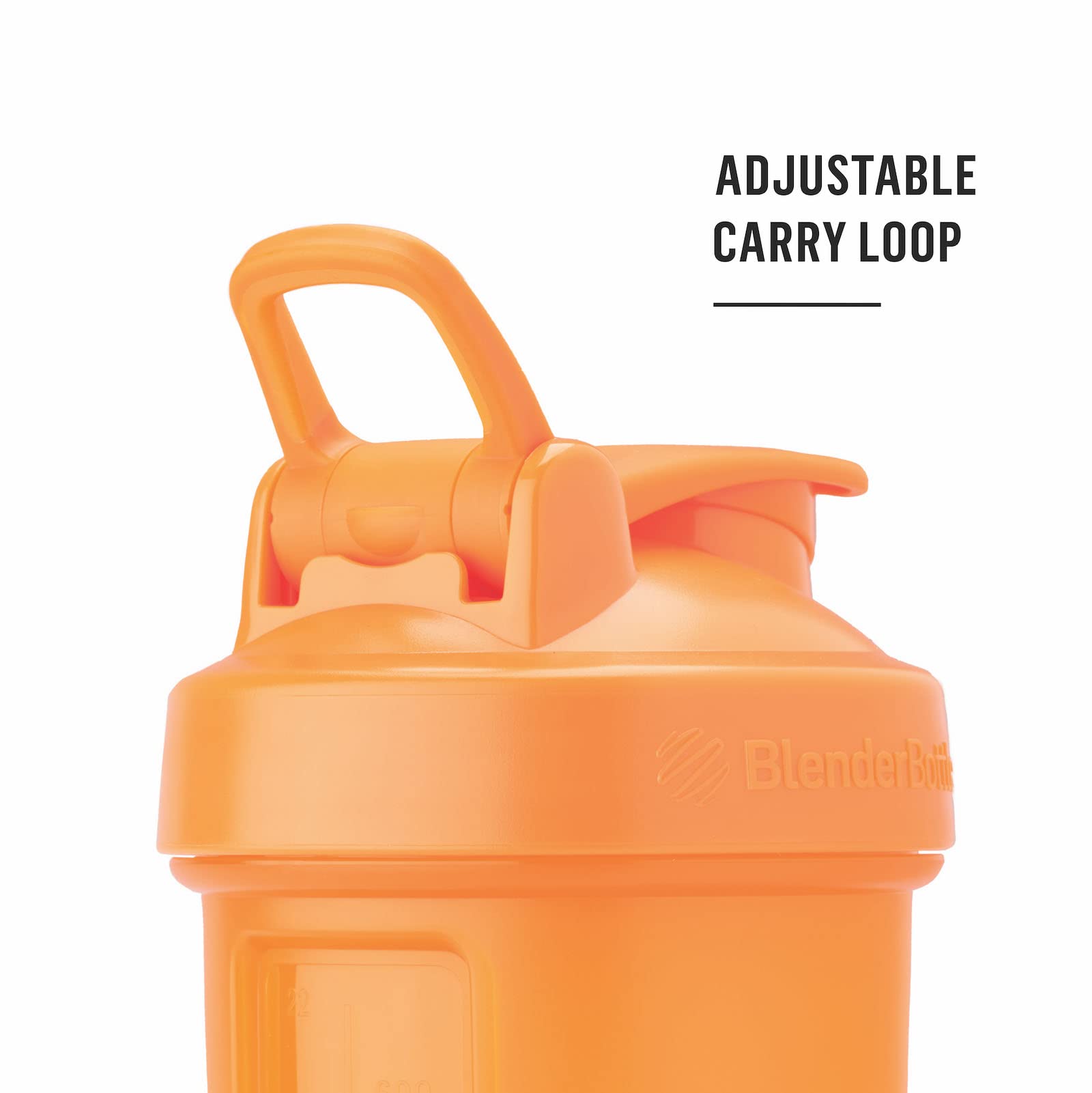 Persona sosteniendo BlenderBottle Classic V2 verde en el gimnasio para hidratación práctica