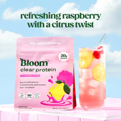 Detalle de la textura clara del polvo Bloom Whey Clear sin grumos, mezclado fácilmente