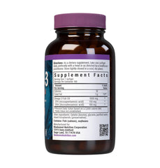 BlueBonnet Omega-3 en botella con softgeles de salmón, fácil de incorporar.