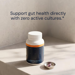 Blueprint by Bryan Johnson cápsula en mano demostrando dosis fácil y práctica