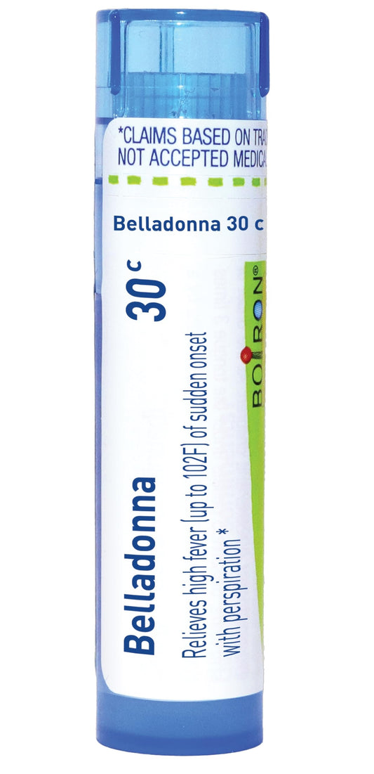Boiron frontal del paquete mostrando pellets y beneficio de portabilidad