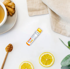 Boiron SinusCalm etiqueta con ingredientes y recomendaciones visibles
