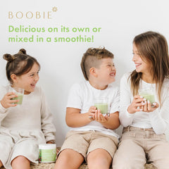 Boobie Brands cuchara con mezcla de superalimentos que resalta ingredientes naturales