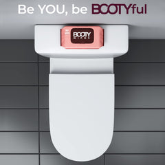 BOOTY WIPES en un entorno de viaje y gimnasio demostrando conveniencia portátil