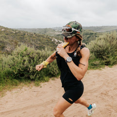 BARE PERFORMANCE NUTRITION gel usado en entrenamiento al aire libre, recarga efectiva