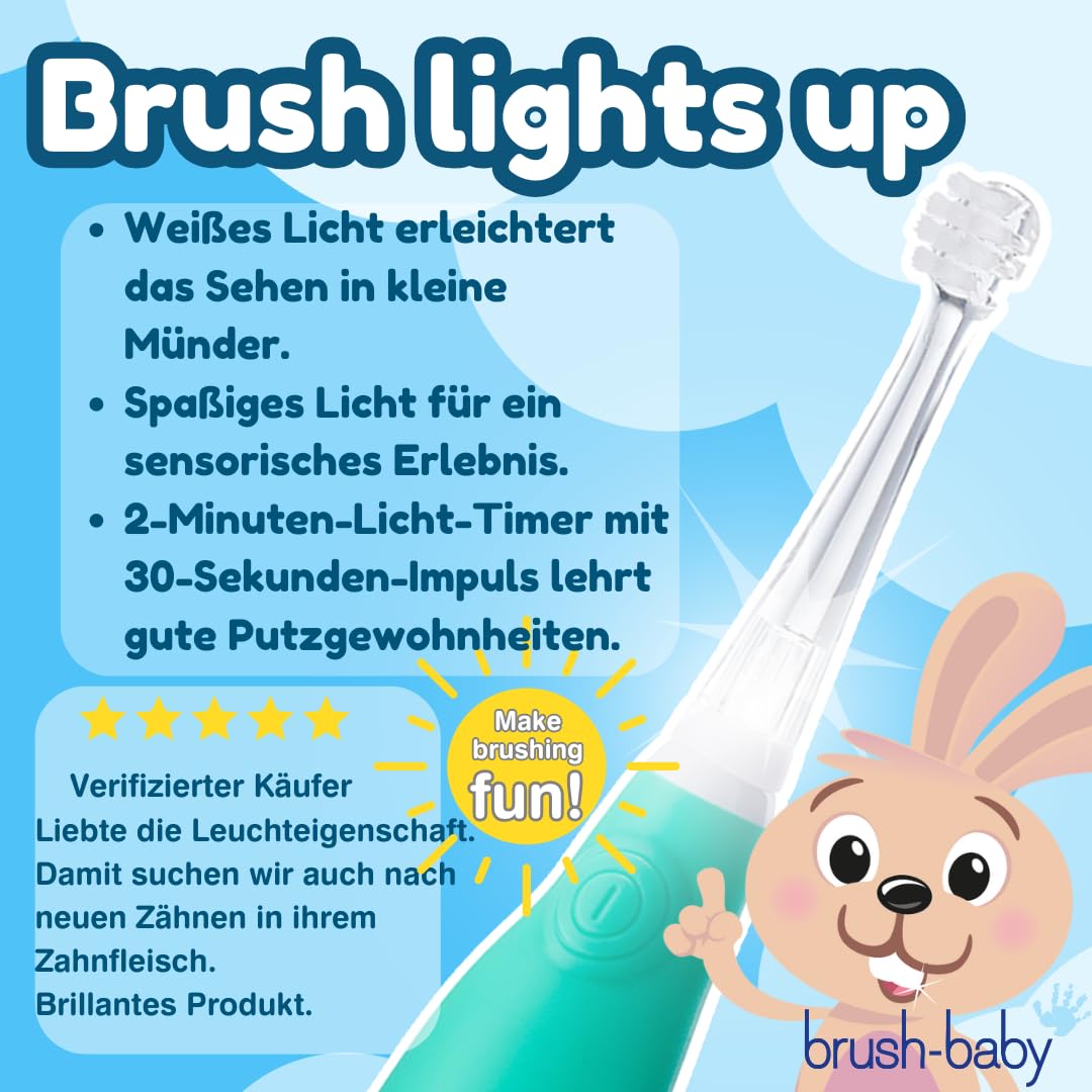 brush-baby padre sujetando el cepillo facilitando el cepillado guiado