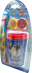 Brush Buddies set distribuido sobre lavabo mostrando disponibilidad para rutina diaria