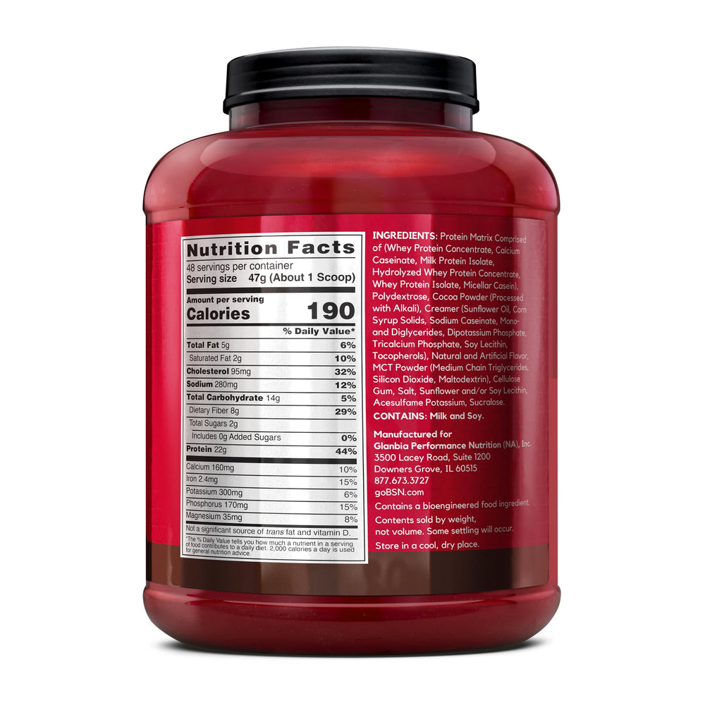 Persona en gimnasio disfrutando BSN SYNTHA-6 como suplemento postentreno