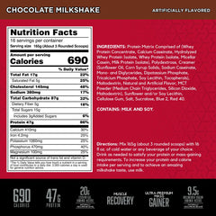 Vaso con batido BSN True-Mass Choc Milkshake listo para beber y recuperar energía